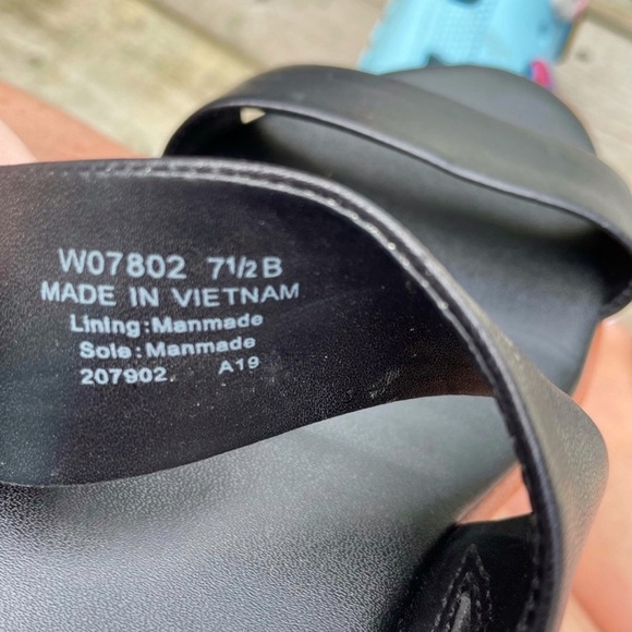 Cole Haan black leather flat sandals size 7.5 - Picture 4 of 4